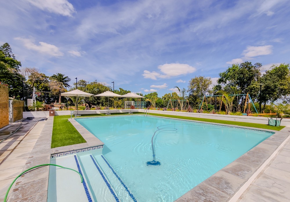 Apartment for sale in Loevenstein, Bellville, 76 m²