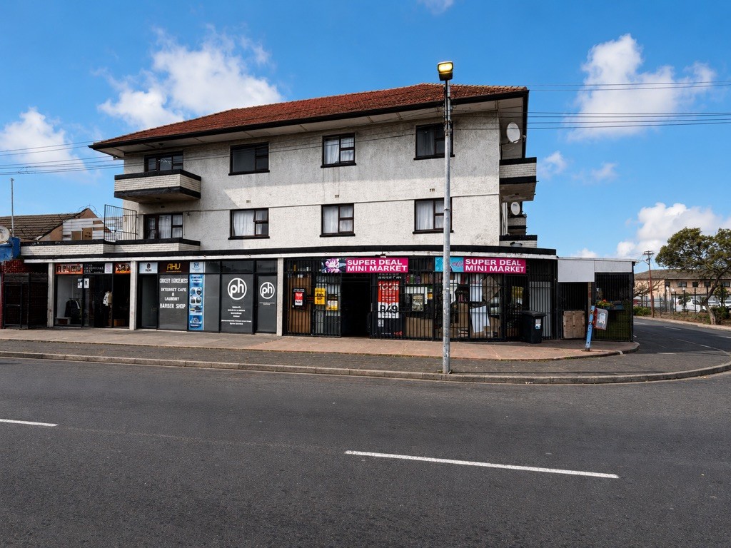 Apartment Block for sale in Brooklyn, Milnerton, 1400 m²