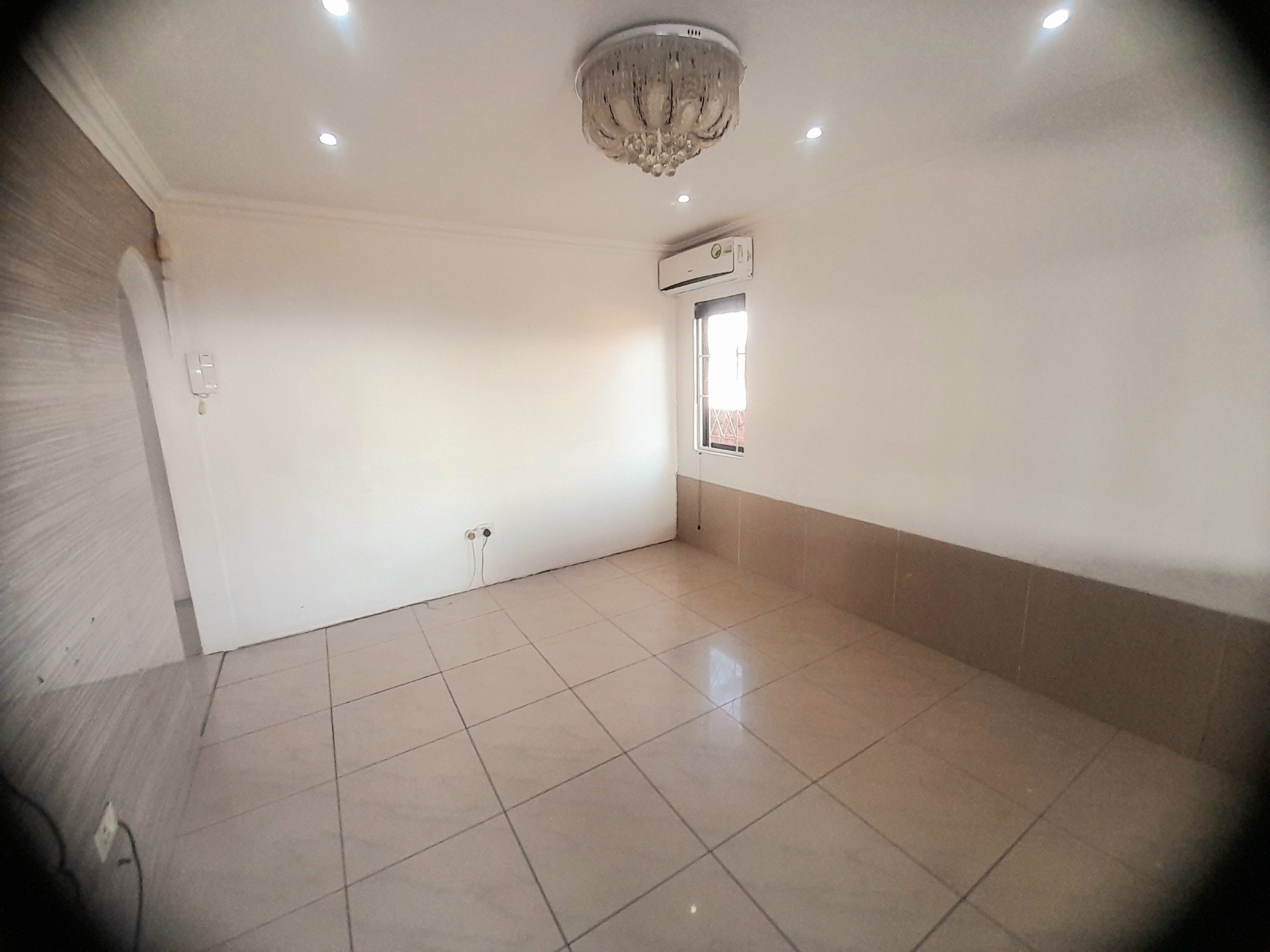 House for sale in Woodview, Phoenix, KwaZulu Natal, 100 m²
