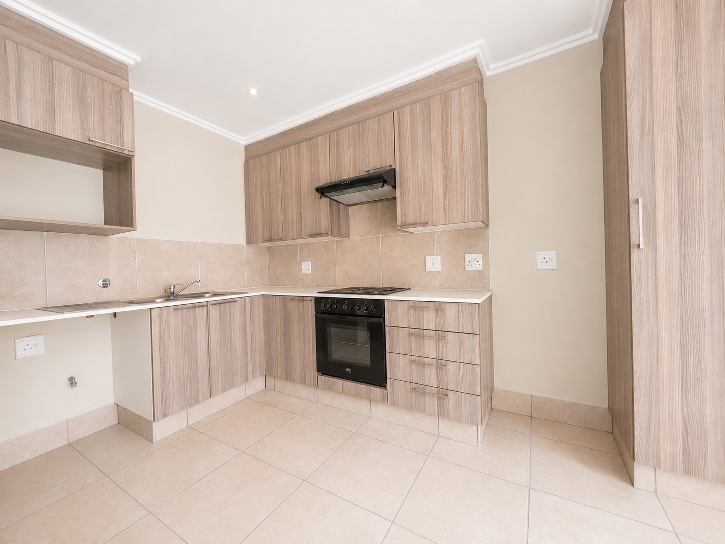 Modern 1 Bedroom Loft Apartment with 2 Balconies in Exclusive Sunninghill Complex