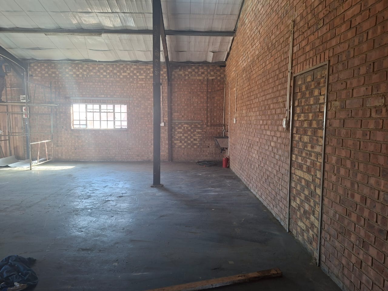 Industrial Property for rent in Vaalbank, Middelburg, 165 m²