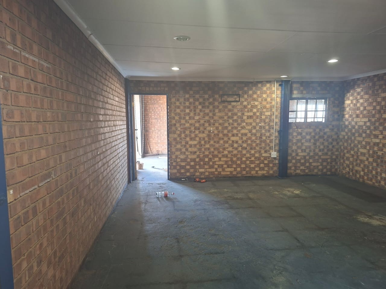 Industrial Property for rent in Vaalbank, Middelburg, 165 m²