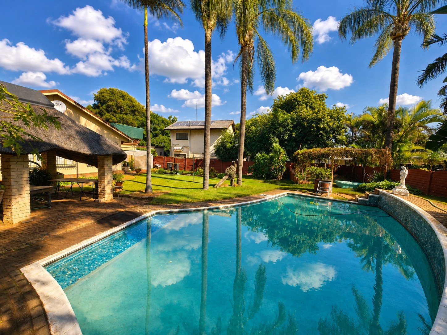 House for sale in Sinoville, Pretoria, 296 m²