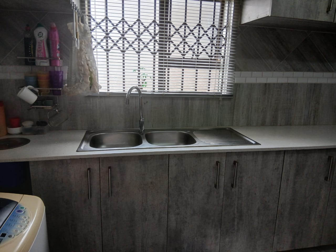 House for sale in Mountain View, Pretoria, 358 m²