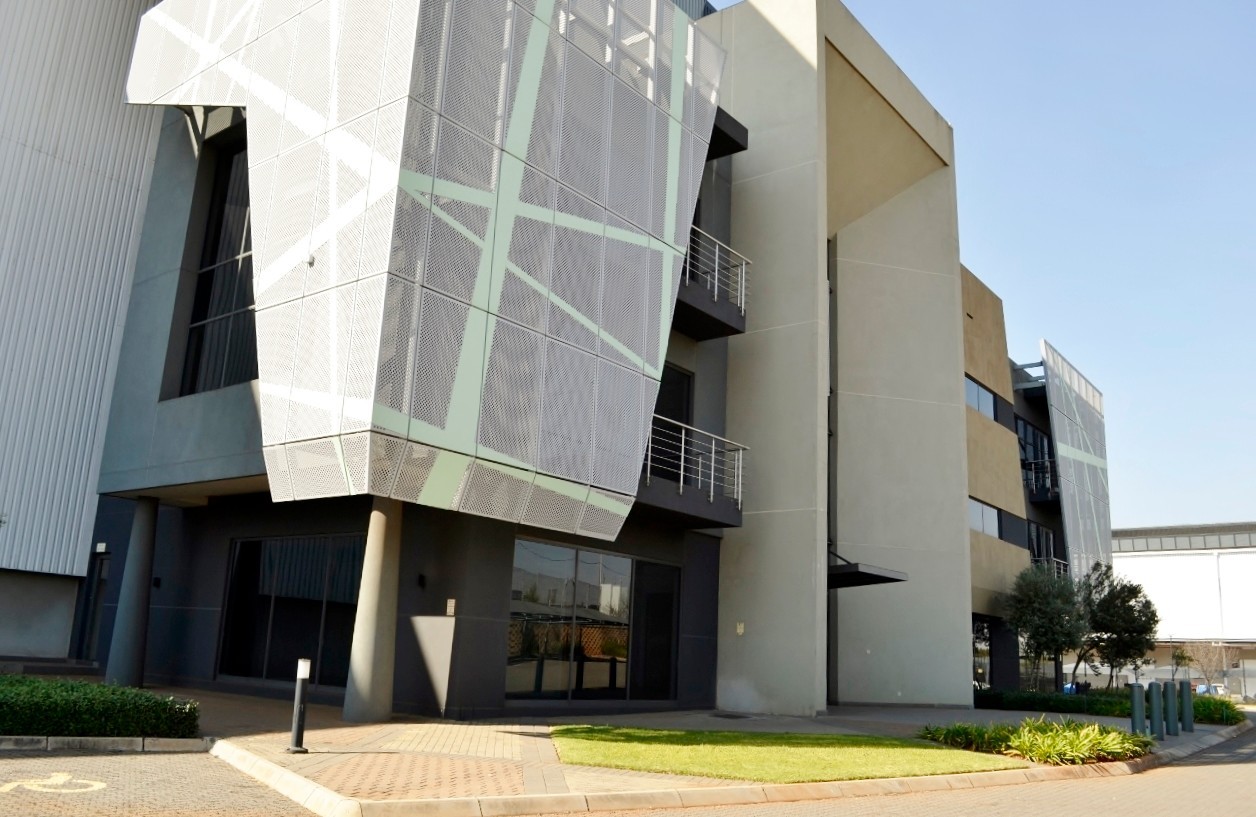 MAGNIFICENT LOGISTICS FACILITY TO RENT, 22 095 sqm, IN PREMIER LOGISTICS PARK, GREAT EXPOSURE TO R 2
