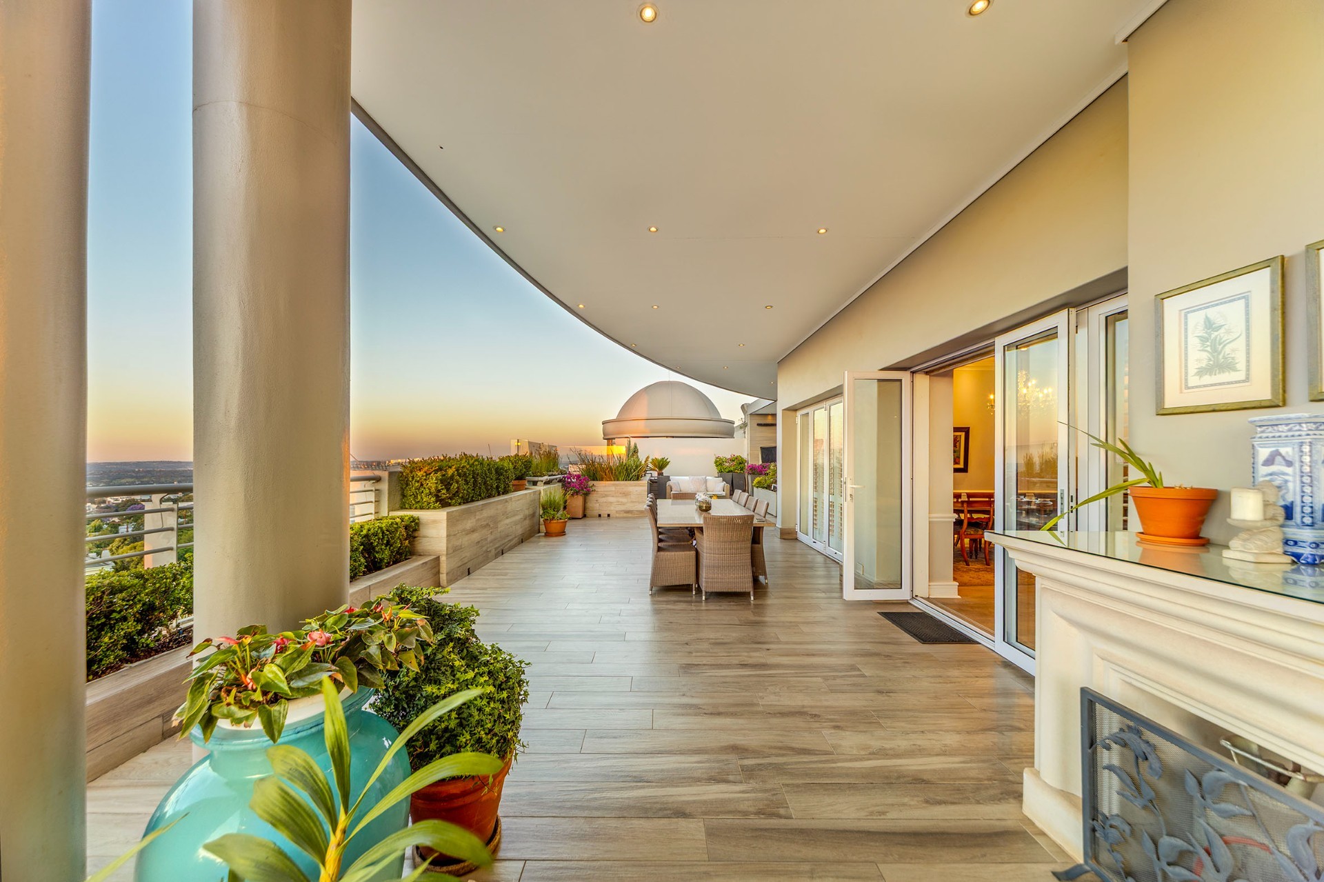 Magnificent penthouse with spectacular views!