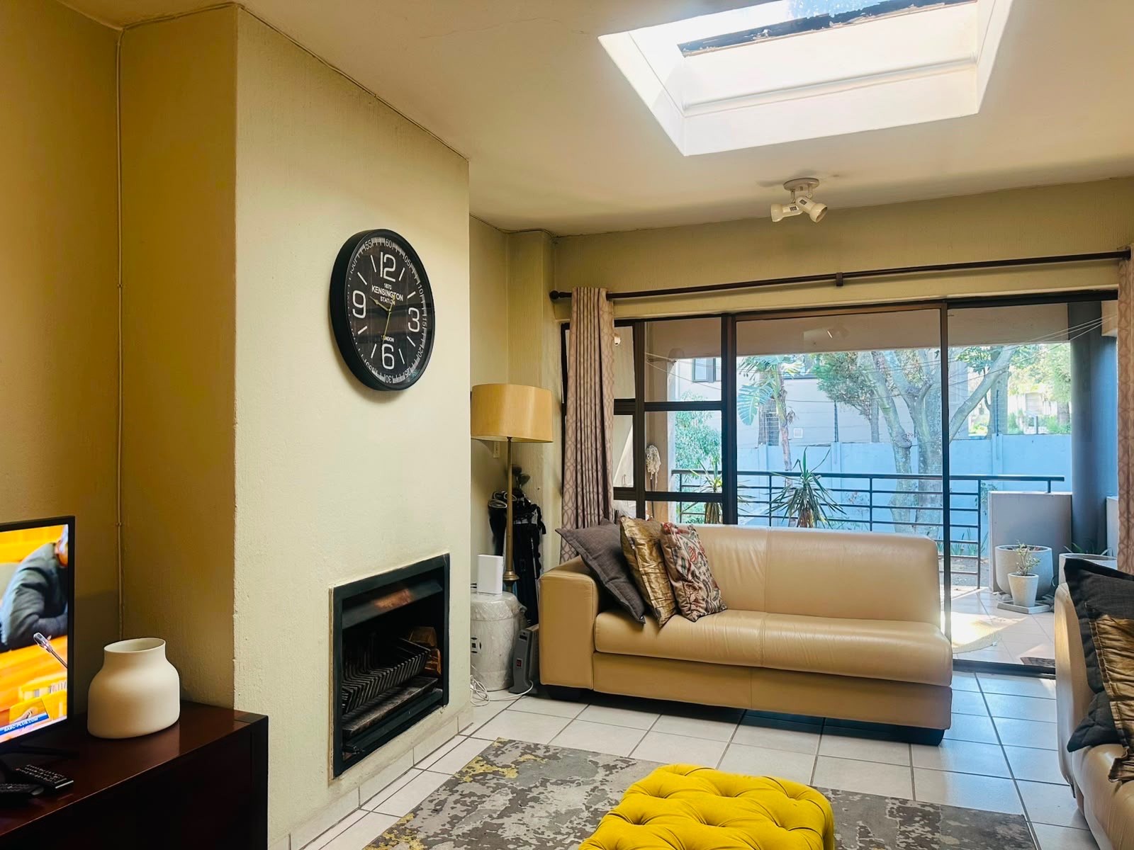 Apartment for rent in Hyde Park, Sandton, 101 m²