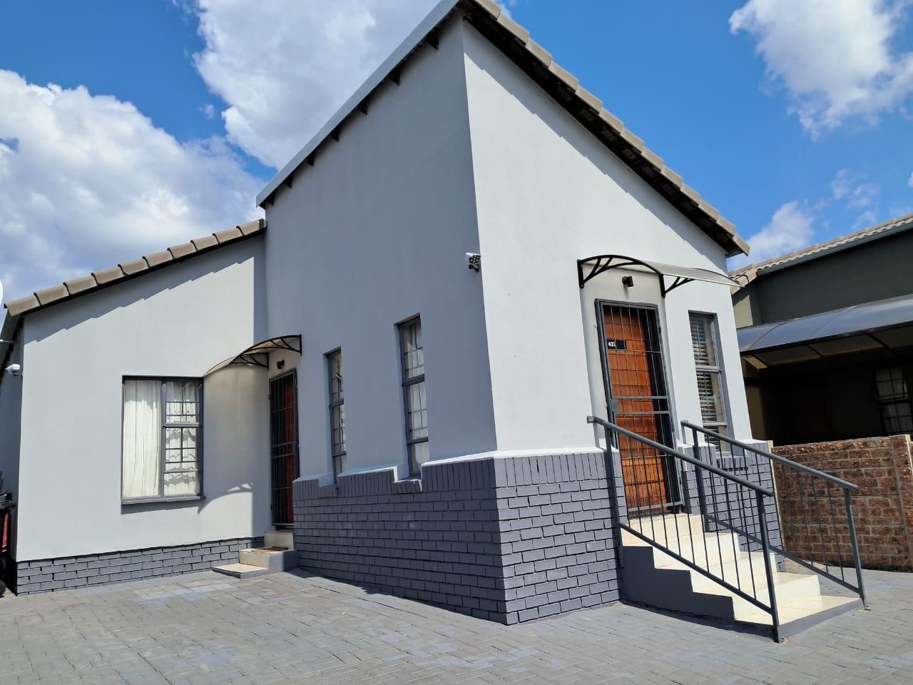 House for sale in South Hills, Johannesburg, 180 m²