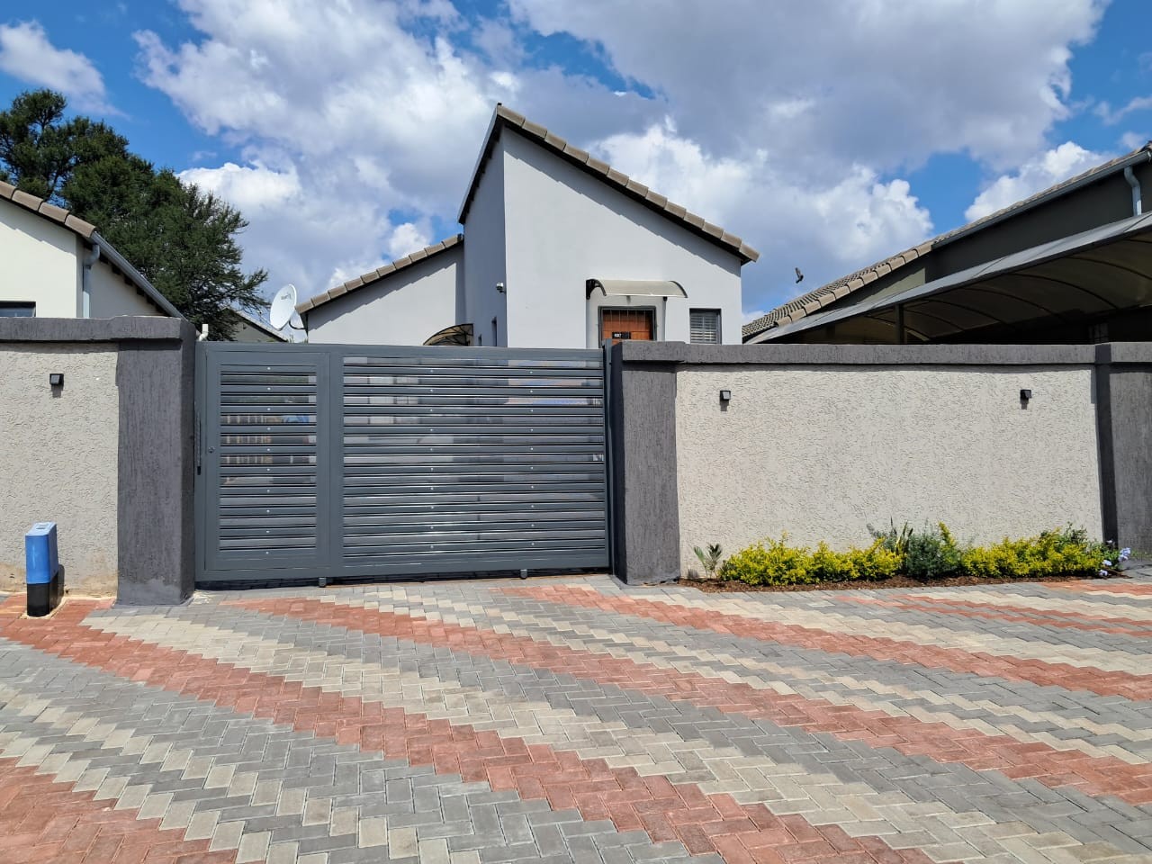 House For Sale in South Hills, Johannesburg