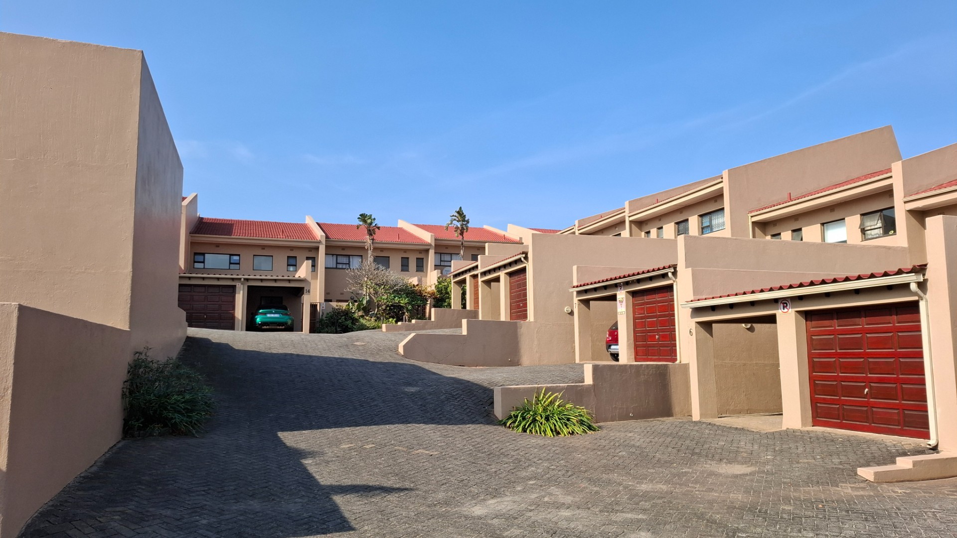 Apartment for sale in Shelly Beach, Margate, KwaZulu Natal, 122 m²