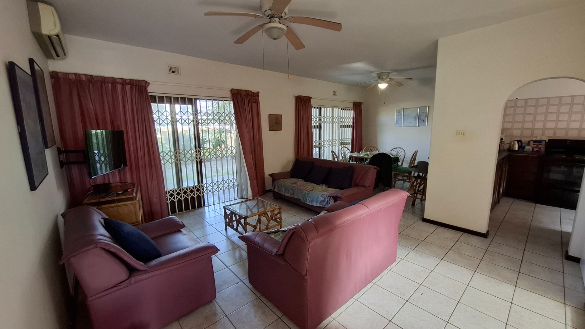 Apartment for sale in Shelly Beach, Margate, KwaZulu Natal, 122 m²