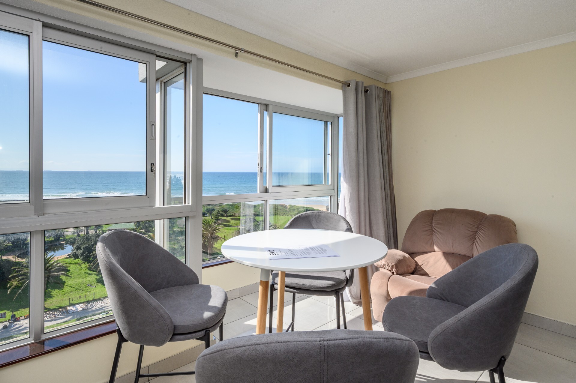 Apartment for sale in Humewood, Port Elizabeth, 118 m²