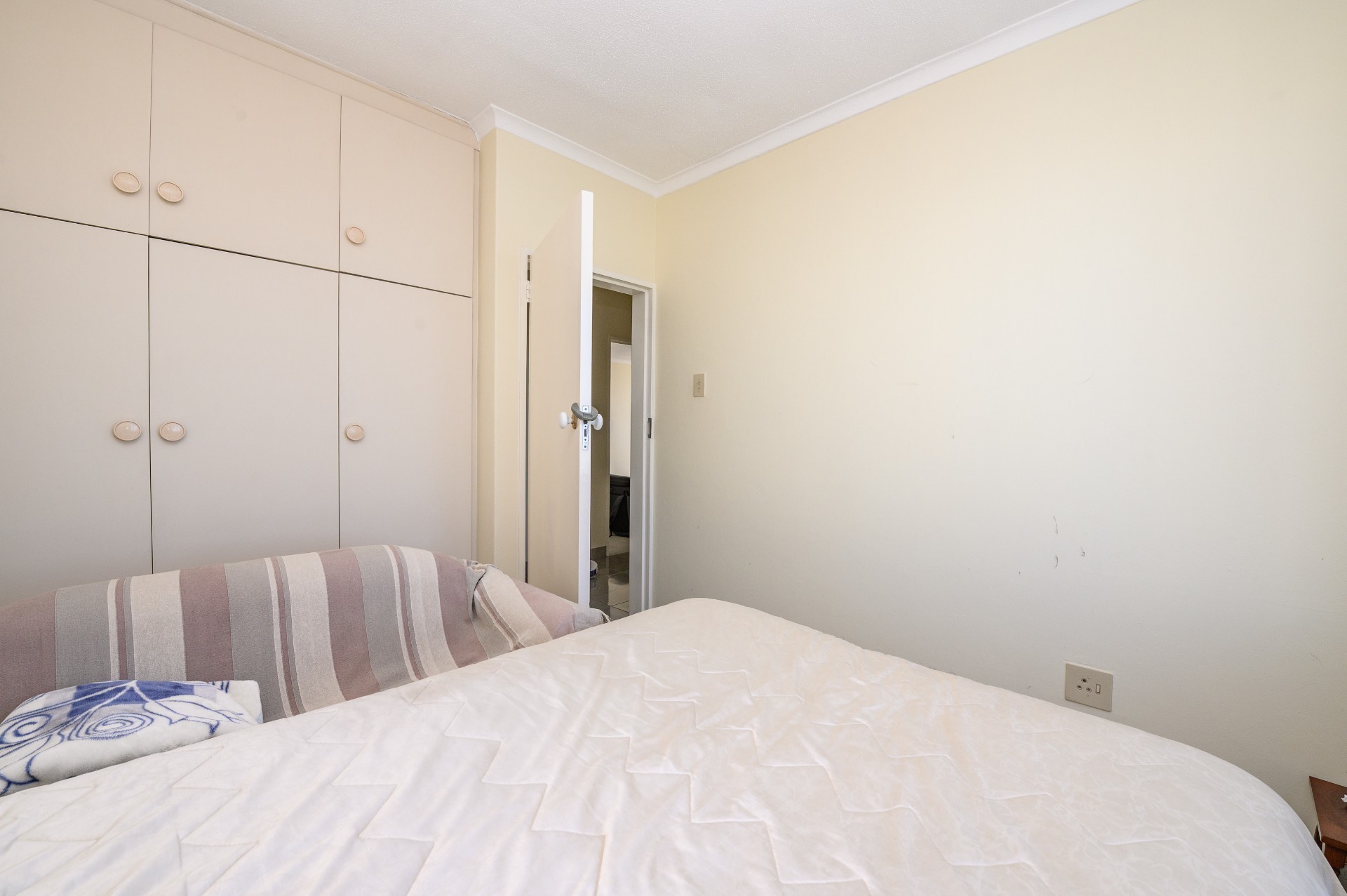 Apartment for sale in Humewood, Port Elizabeth, 118 m²