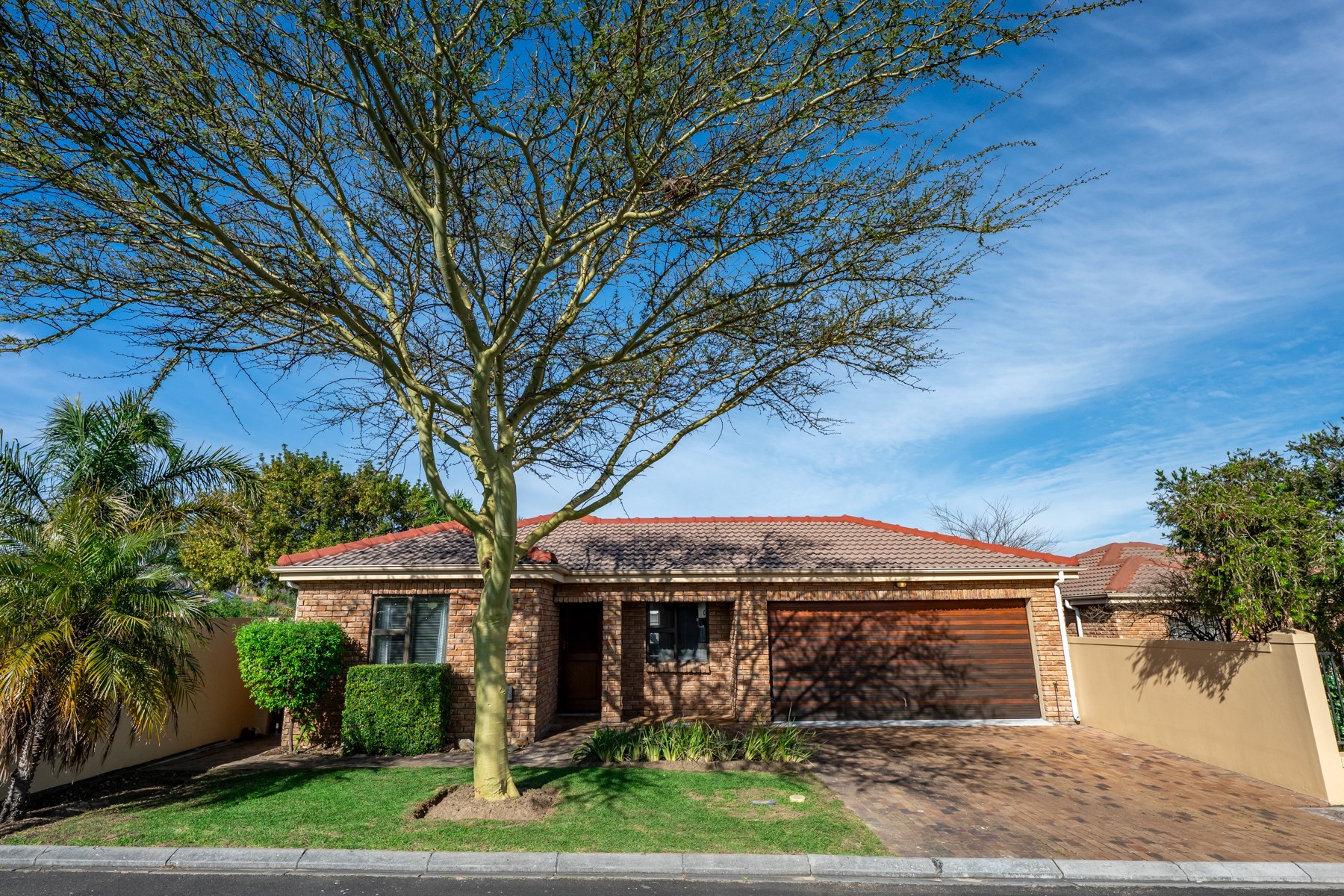 House for sale in Sonstraal Heights, Durbanville, 364 m²