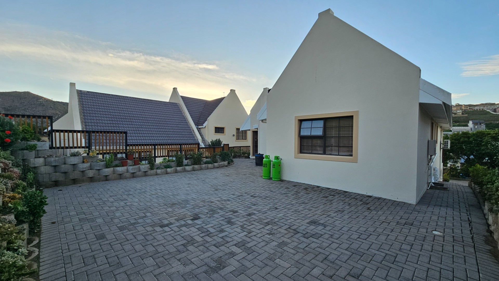 House for sale in Vakansieplaas, Mossel Bay, 190 m²