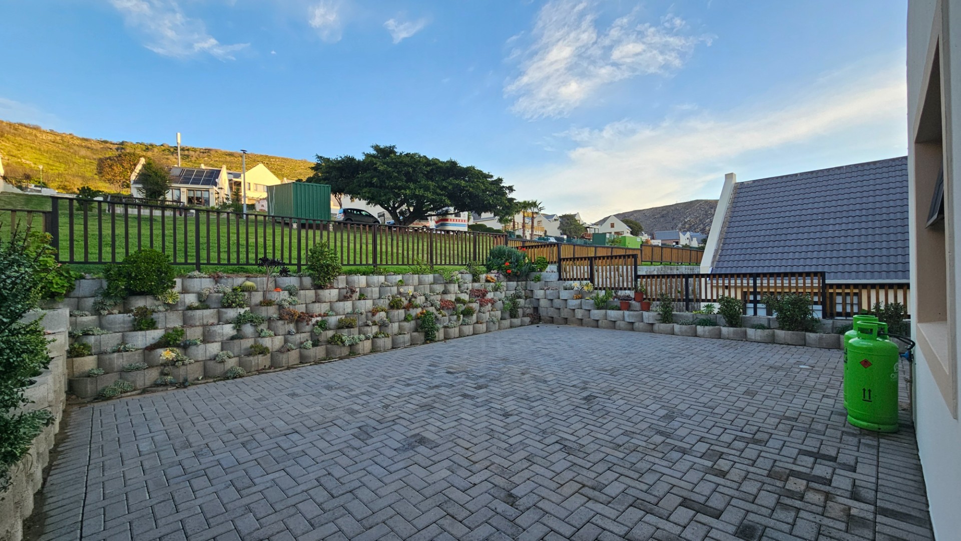 House for sale in Vakansieplaas, Mossel Bay, 190 m²