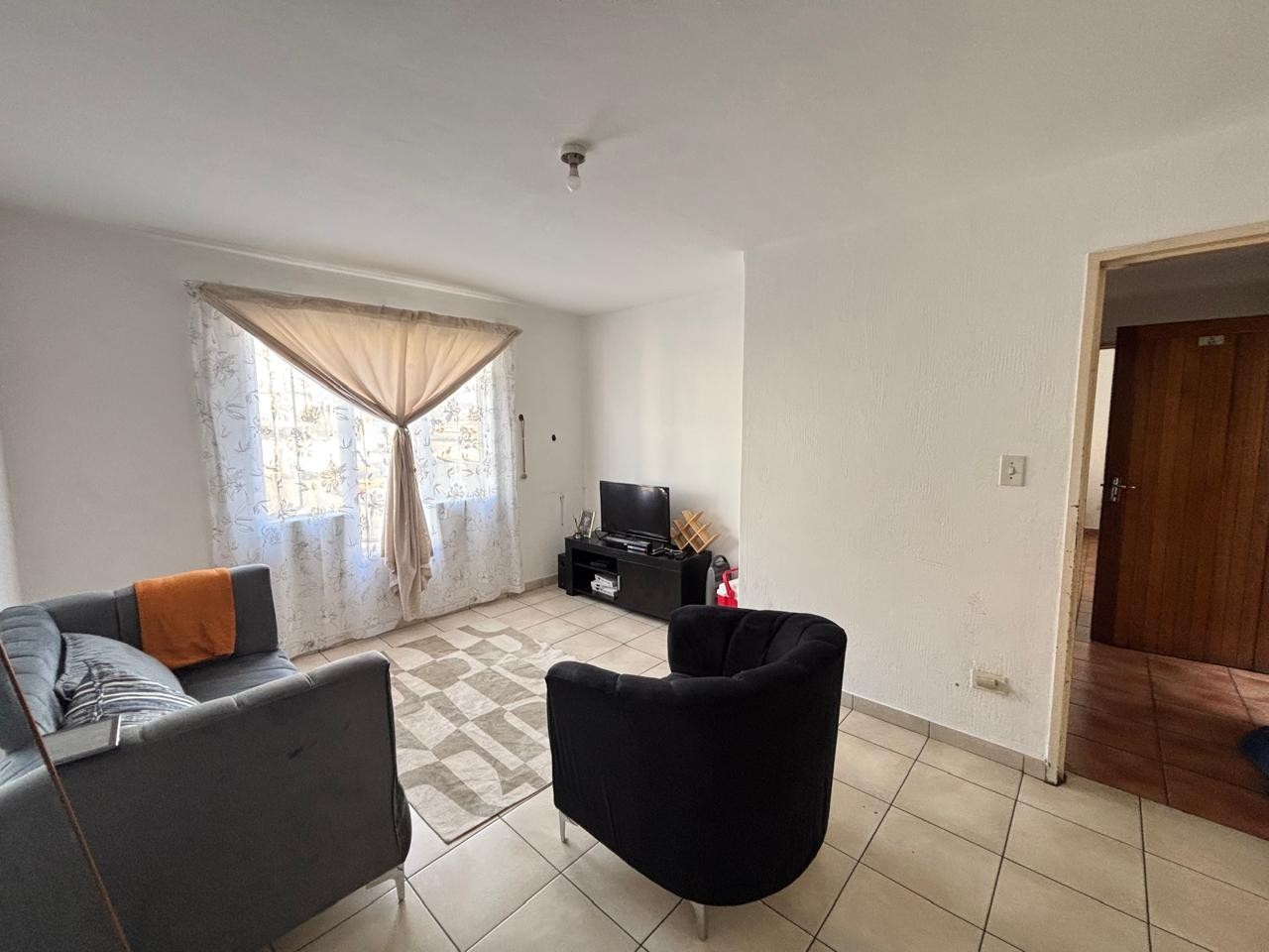 Apartment for sale in Scottsville, Pietermaritzburg, KwaZulu Natal, 41 m²