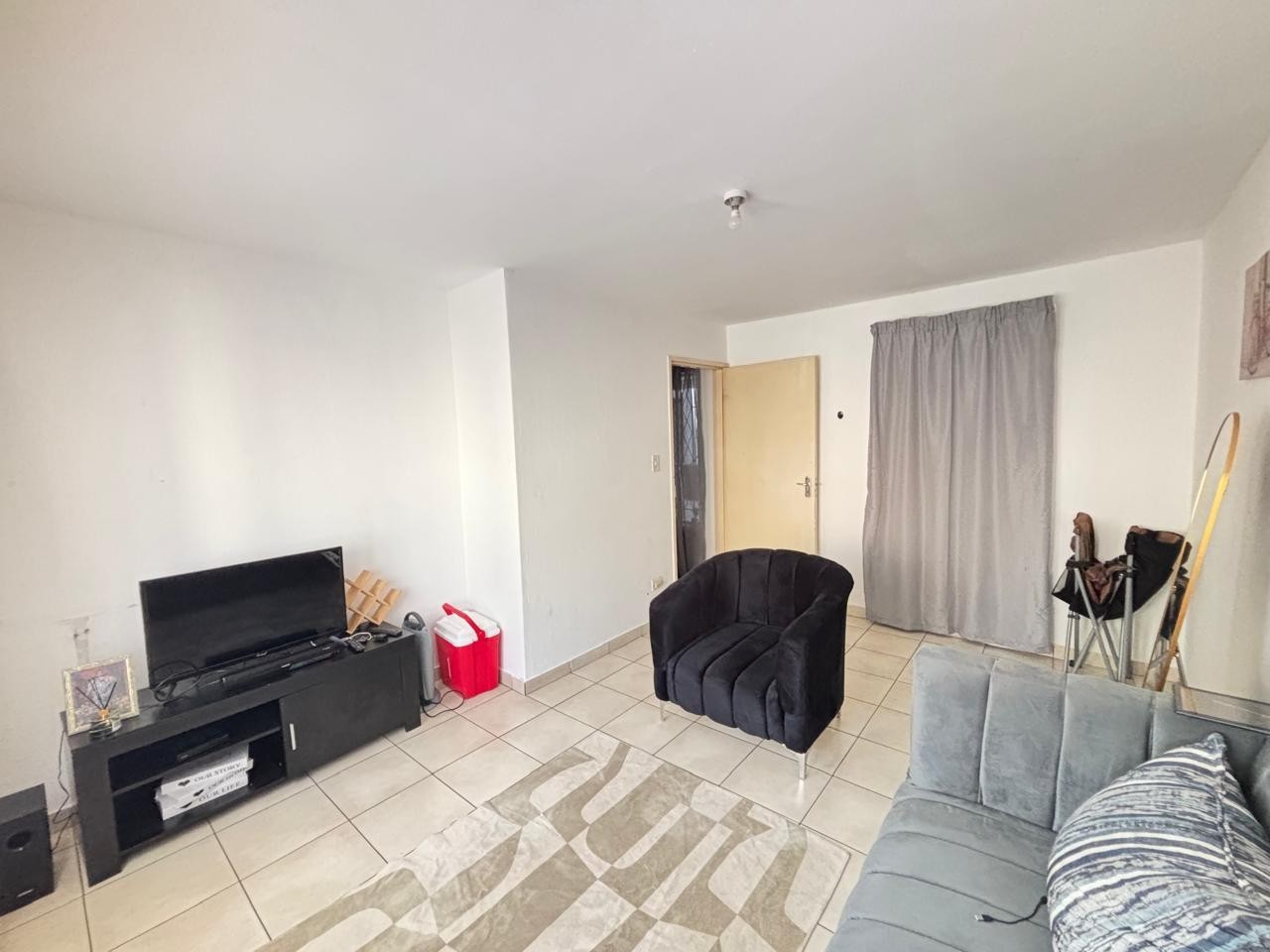 Apartment for sale in Scottsville, Pietermaritzburg, KwaZulu Natal, 41 m²