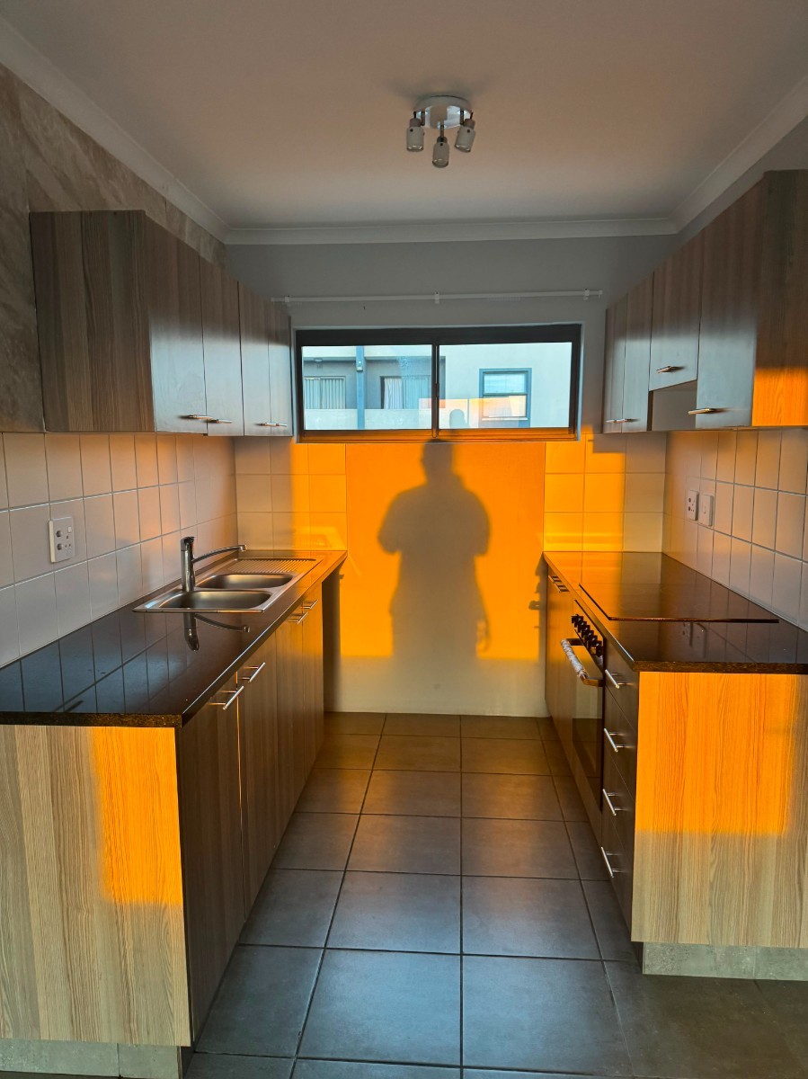 Apartment To Rent in Athlone Park, Amanzimtoti, KwaZulu Natal
