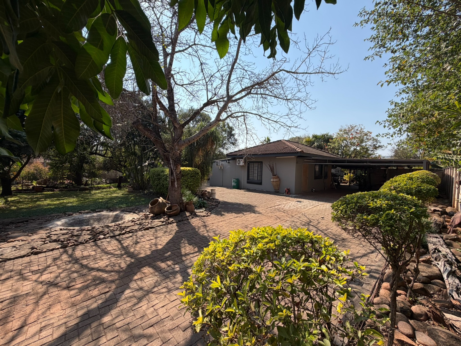 House for sale in Komatipoort, 270 m²