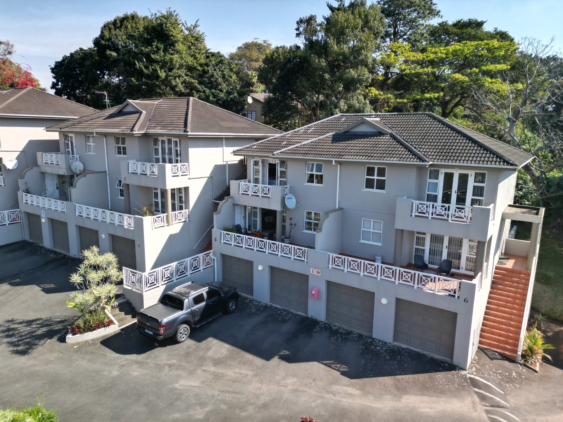 3 Bedroom Townhouse For Sale in Kloof, KwaZulu Natal