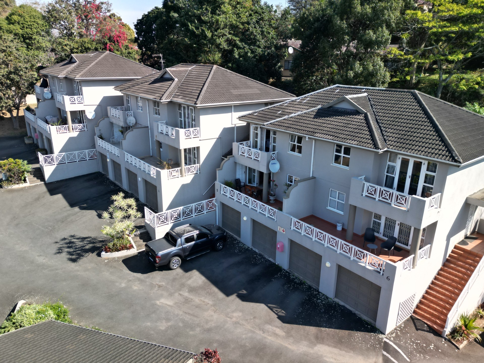 3 Bedroom Townhouse For Sale in Kloof, KwaZulu Natal