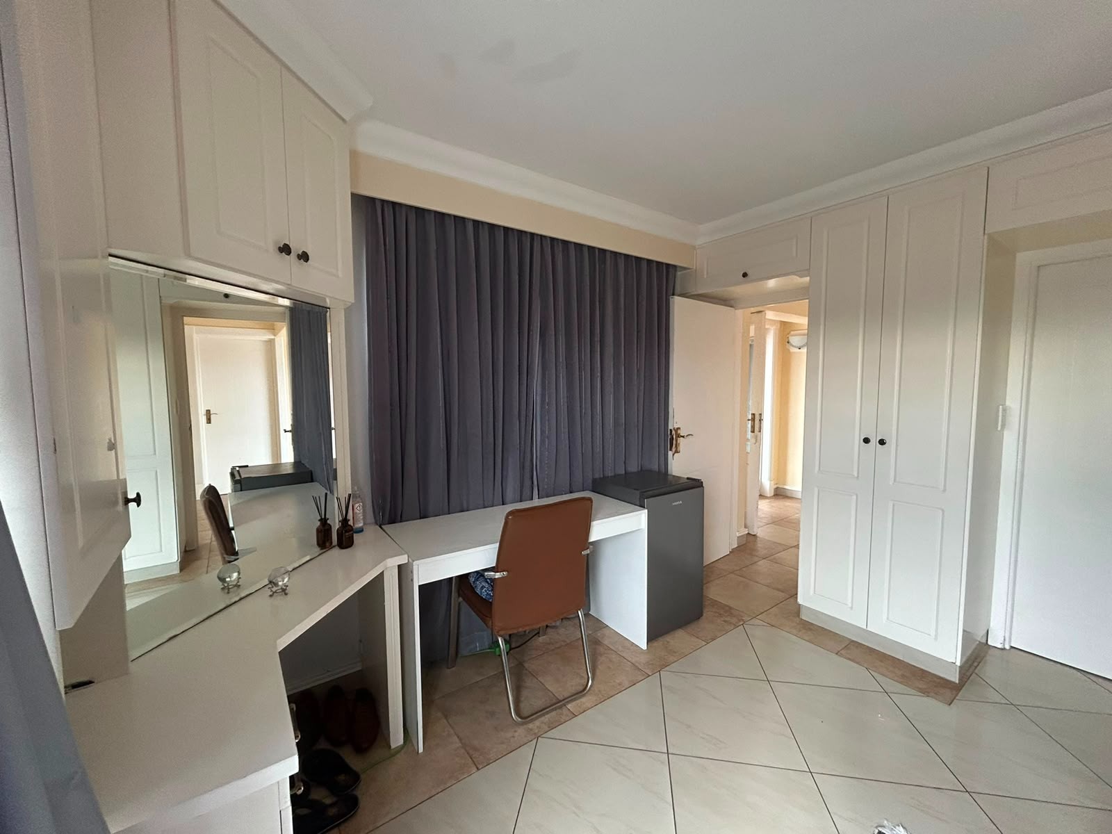6 Bedroom Tenanted Guest House  Lodge For Sale