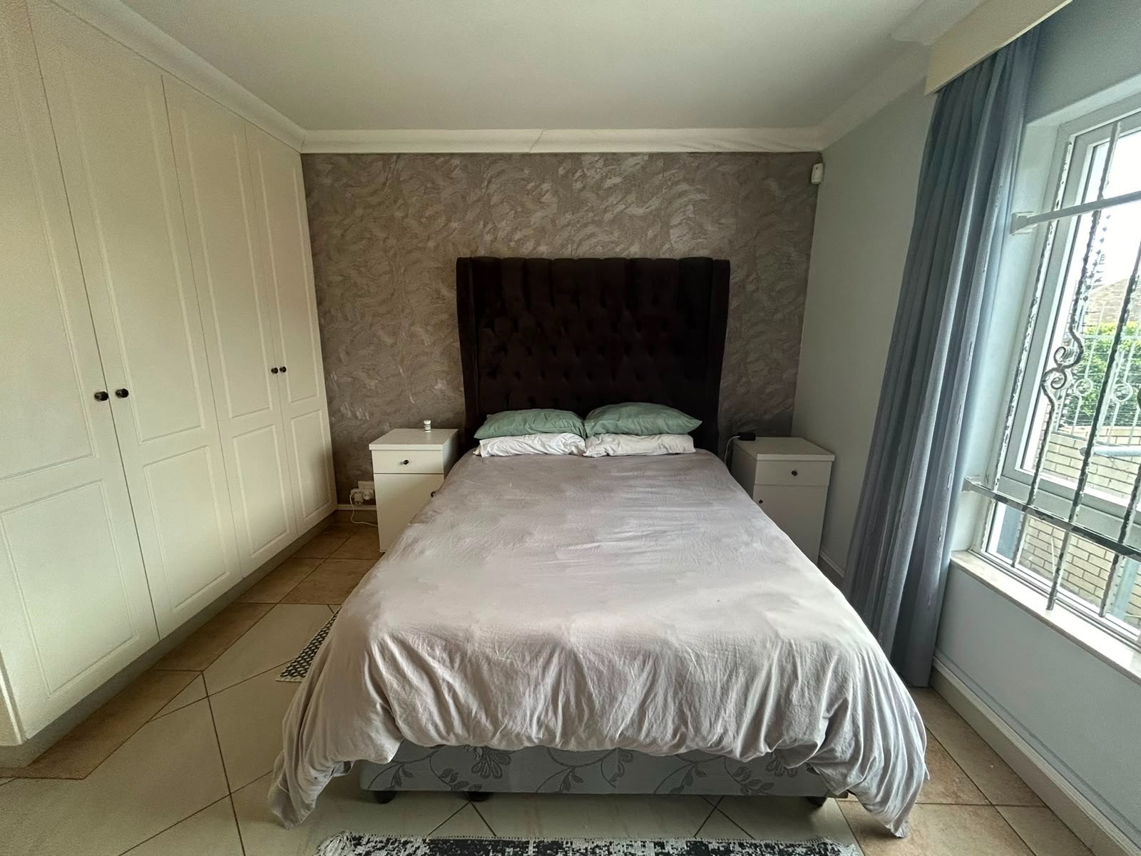 Dual Living for sale in Summerstrand, Port Elizabeth, 420 m²