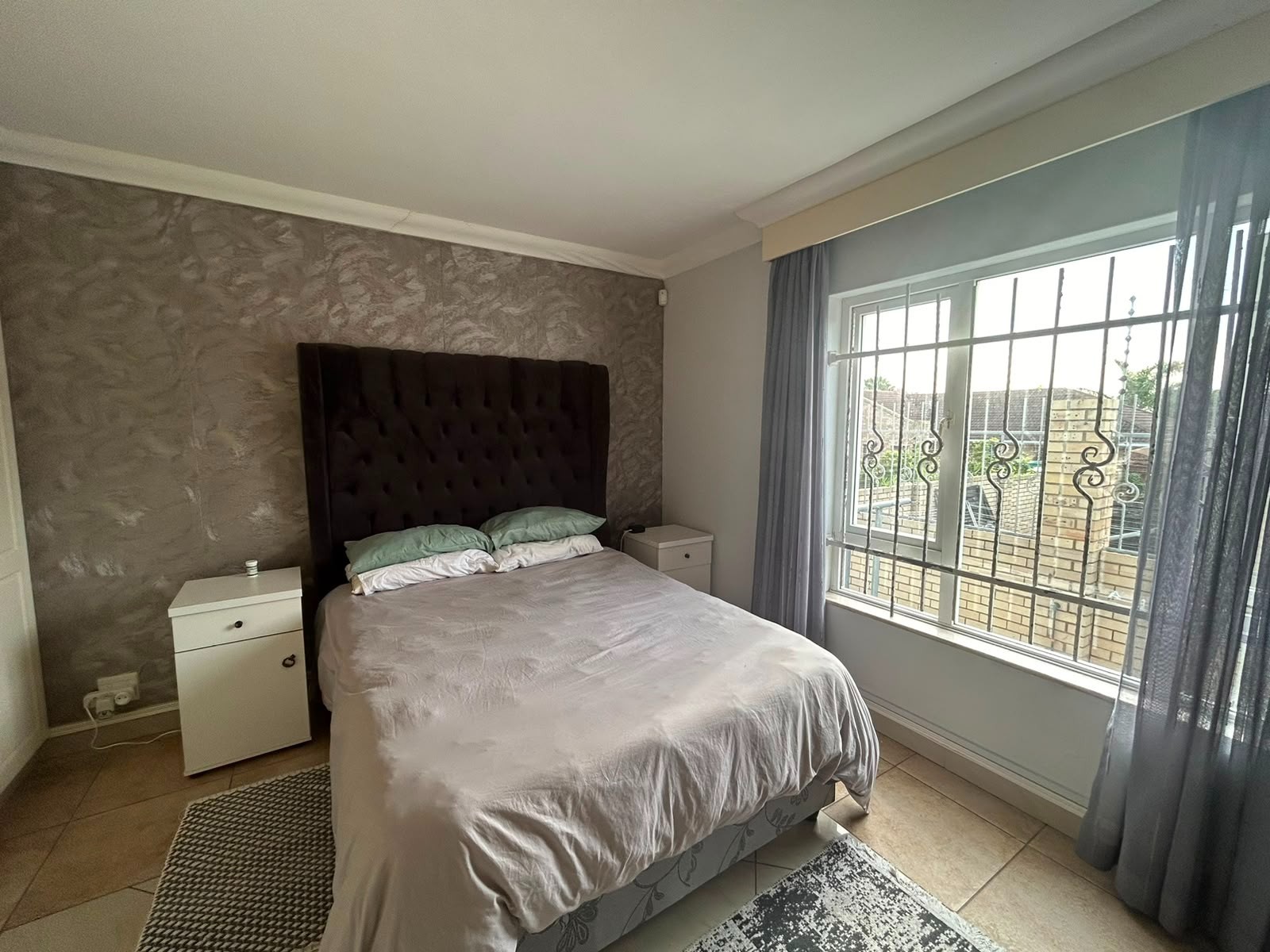 Dual Living for sale in Summerstrand, Port Elizabeth, 420 m²