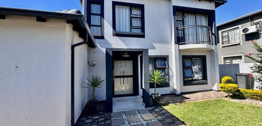 House For Sale in Magaliesberg Country Estate, Amandasig, Akasia