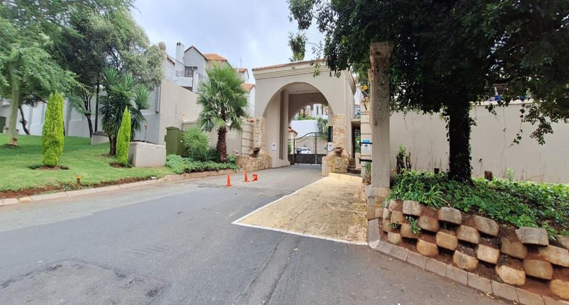 House For Sale in Allen's Nek, Roodepoort