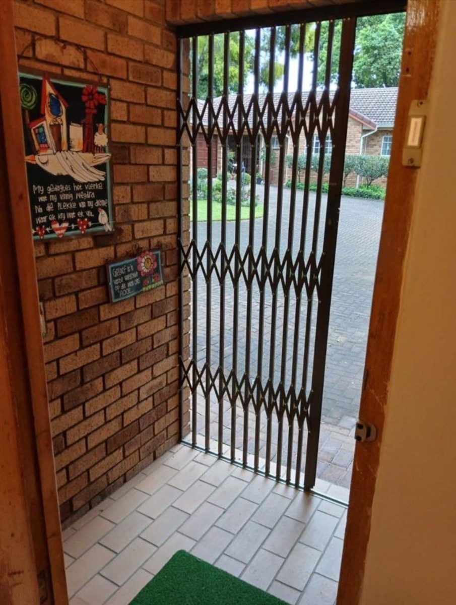 Townhouse for sale in Aviary Hill, Newcastle, KwaZulu Natal