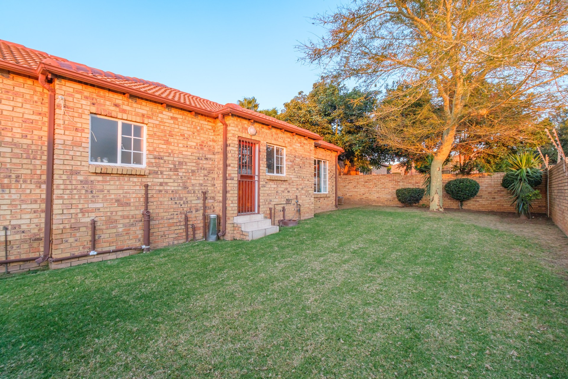 Complex for sale in Honeydew Ridge, Roodepoort, 120 m²