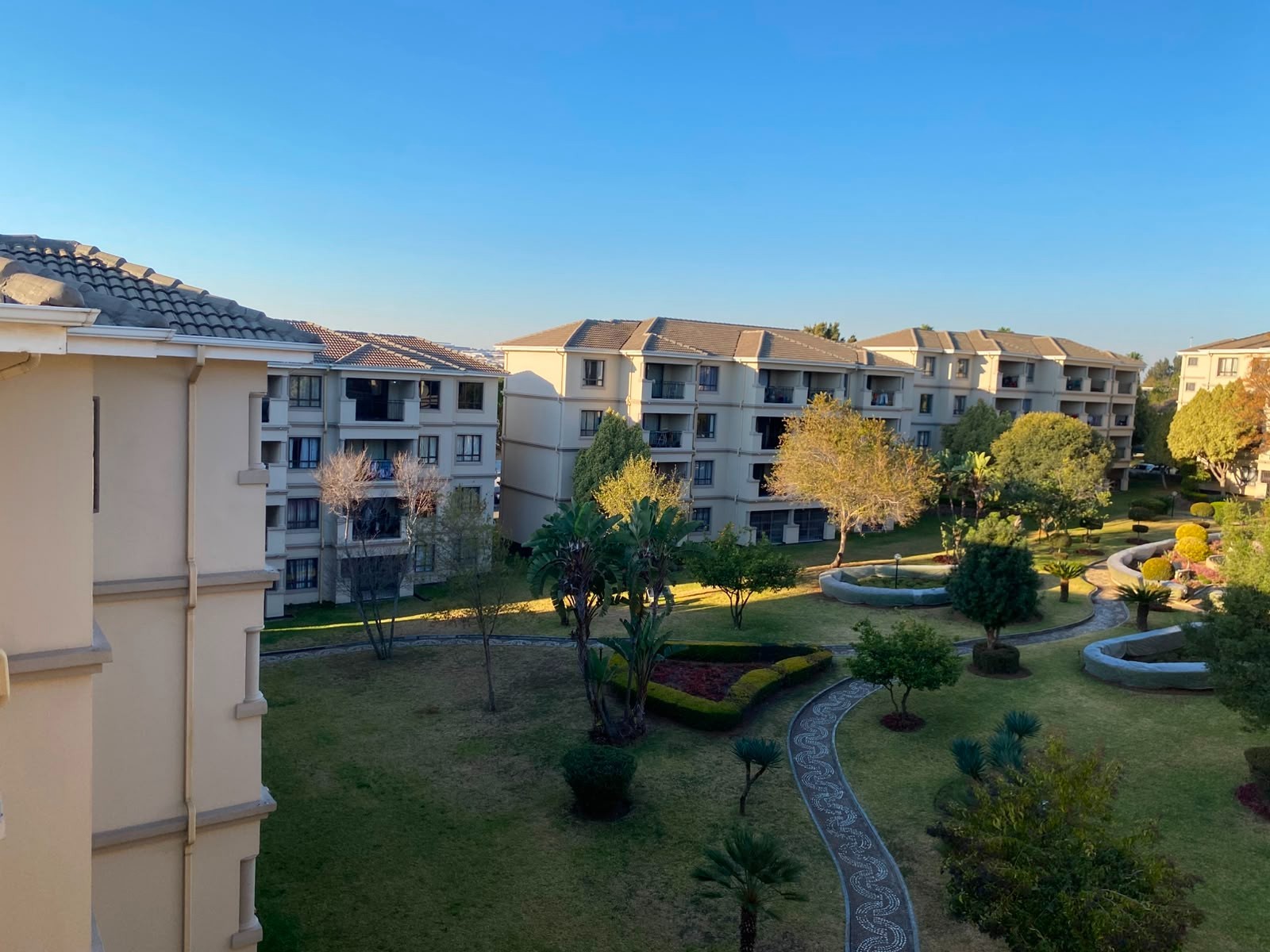 Apartment To Rent in Noordwyk, Midrand