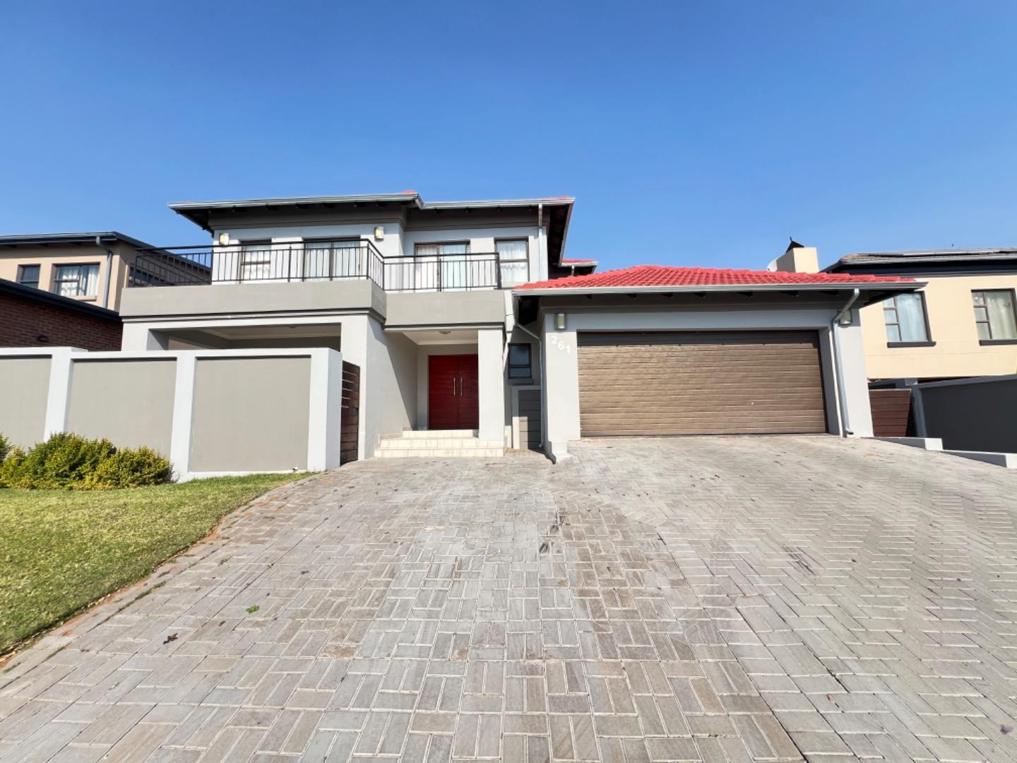 House for sale in Olympus AH, Pretoria, 500 m²