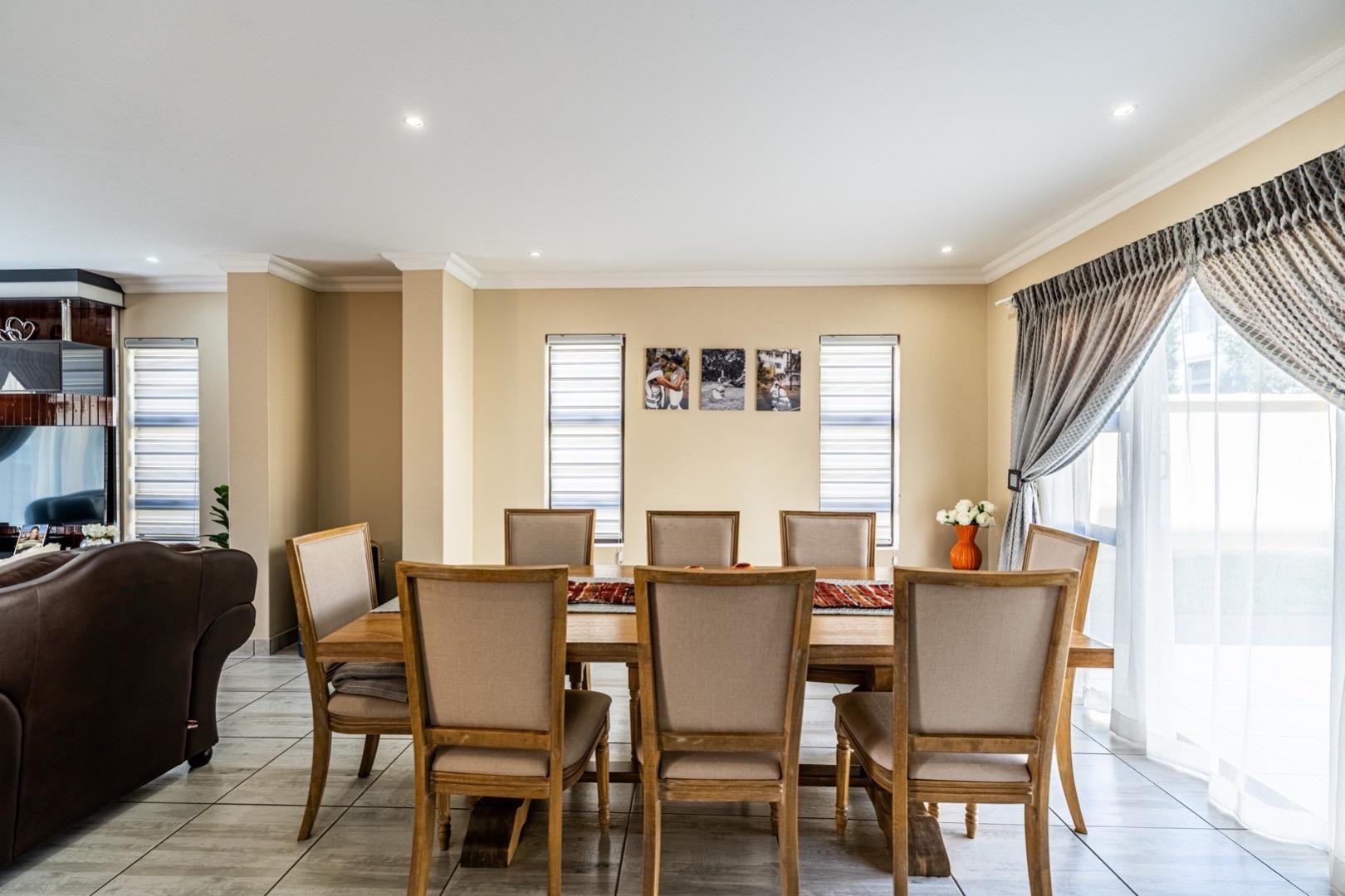 House for sale in Olympus AH, Pretoria, 500 m²