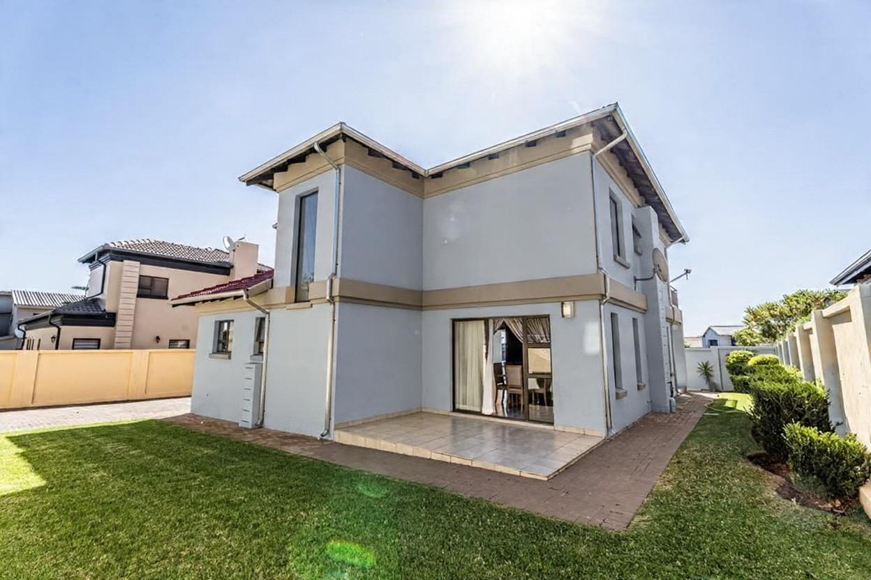 House for sale in Olympus AH, Pretoria, 500 m²