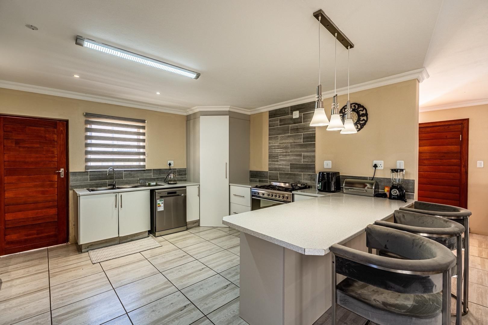House for sale in Olympus AH, Pretoria, 500 m²
