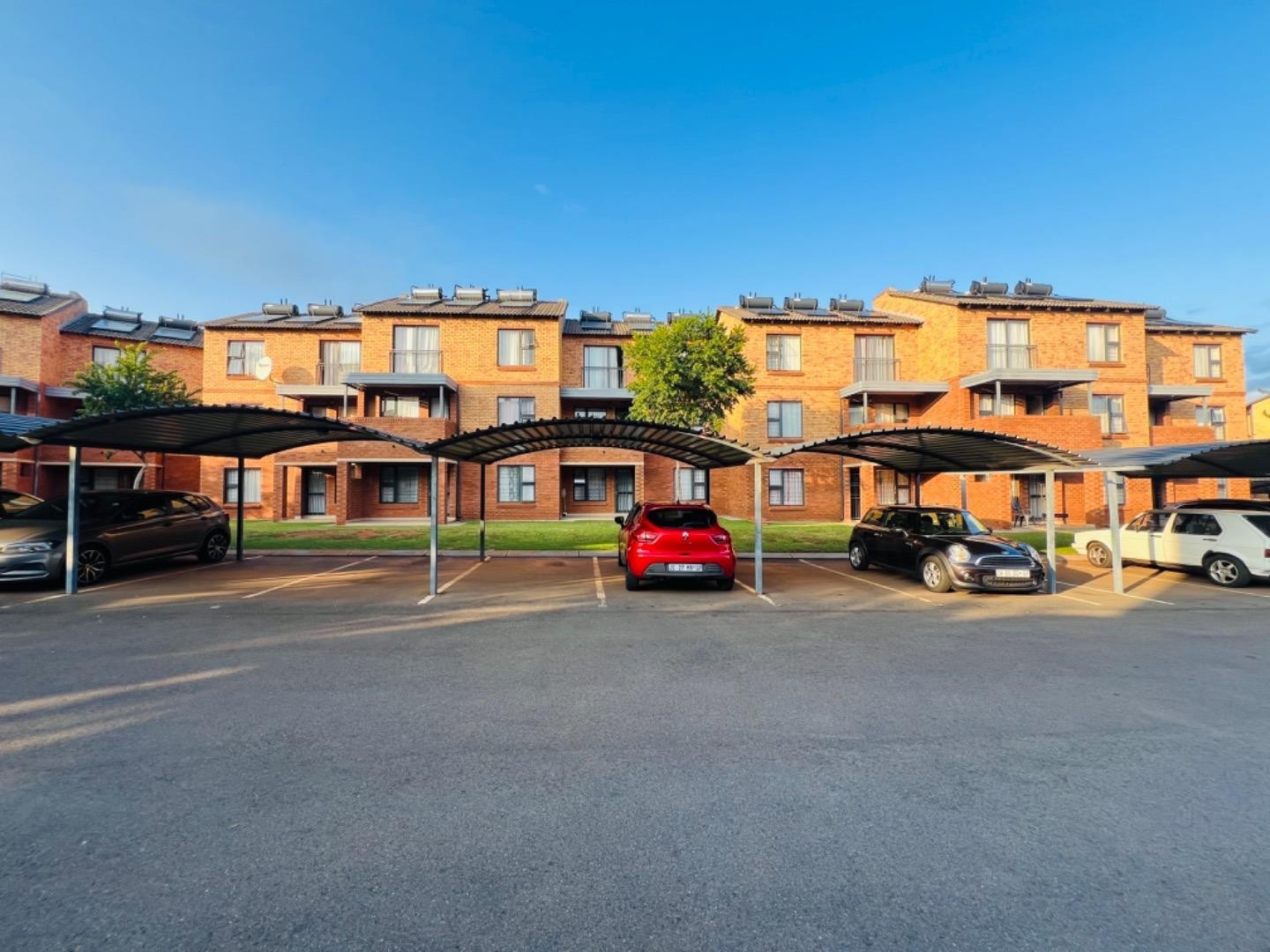 Apartment for sale in Olympus AH, Pretoria, 54 m²