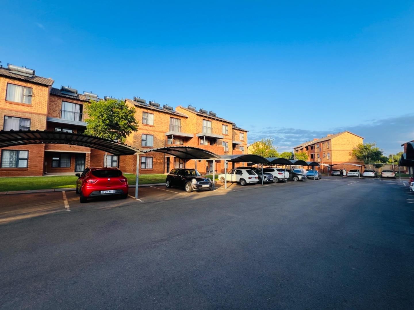 Apartment for sale in Olympus AH, Pretoria, 54 m²