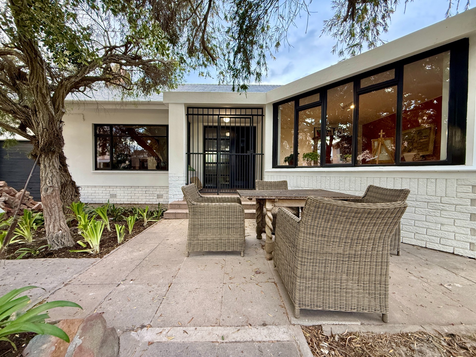 Spacious Family Home in Prime Diep River Bordering Constantia, Meadowridge, Heathfield and Bergvliet