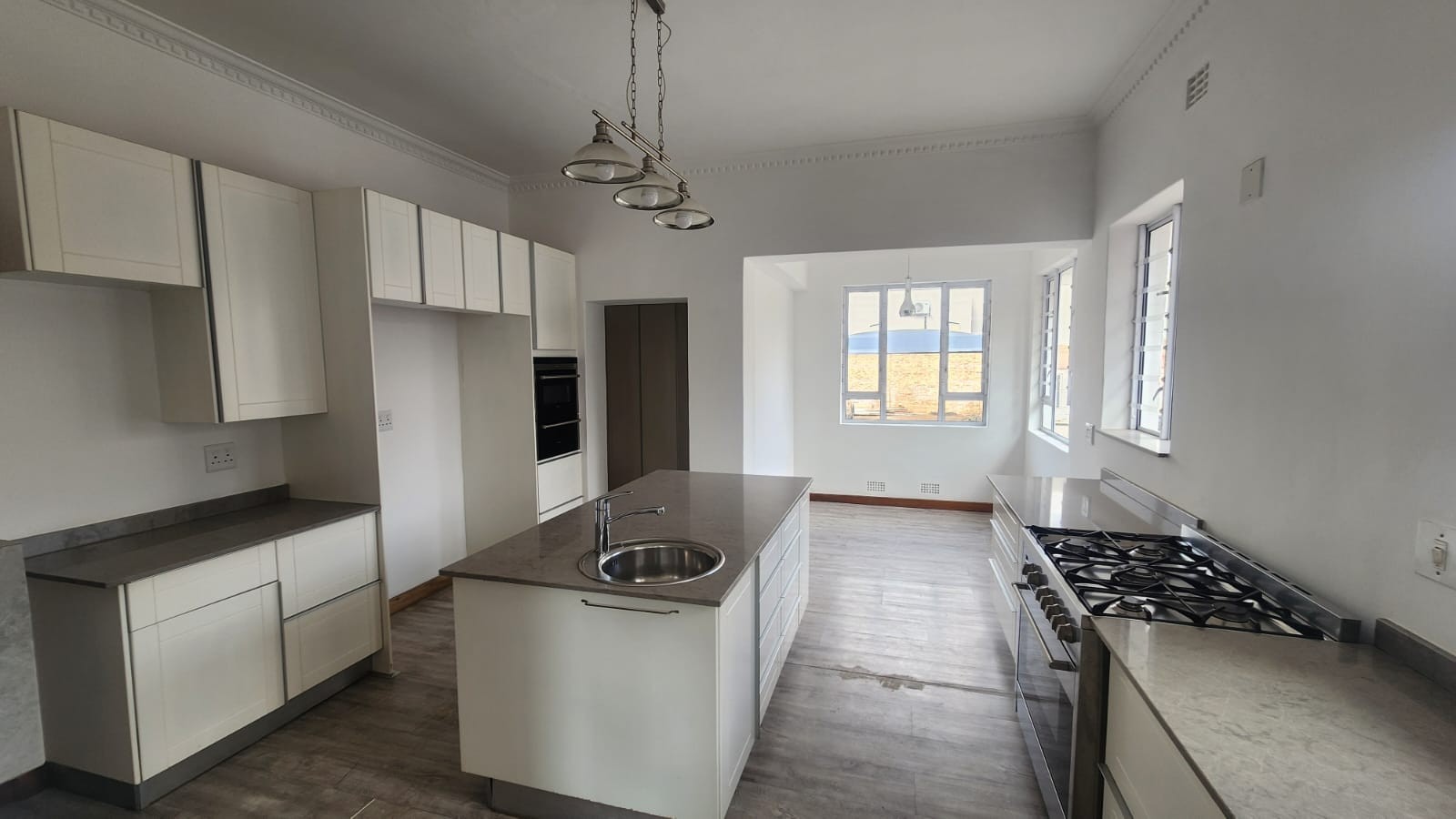 Elegant Family Home to Let in Westdene