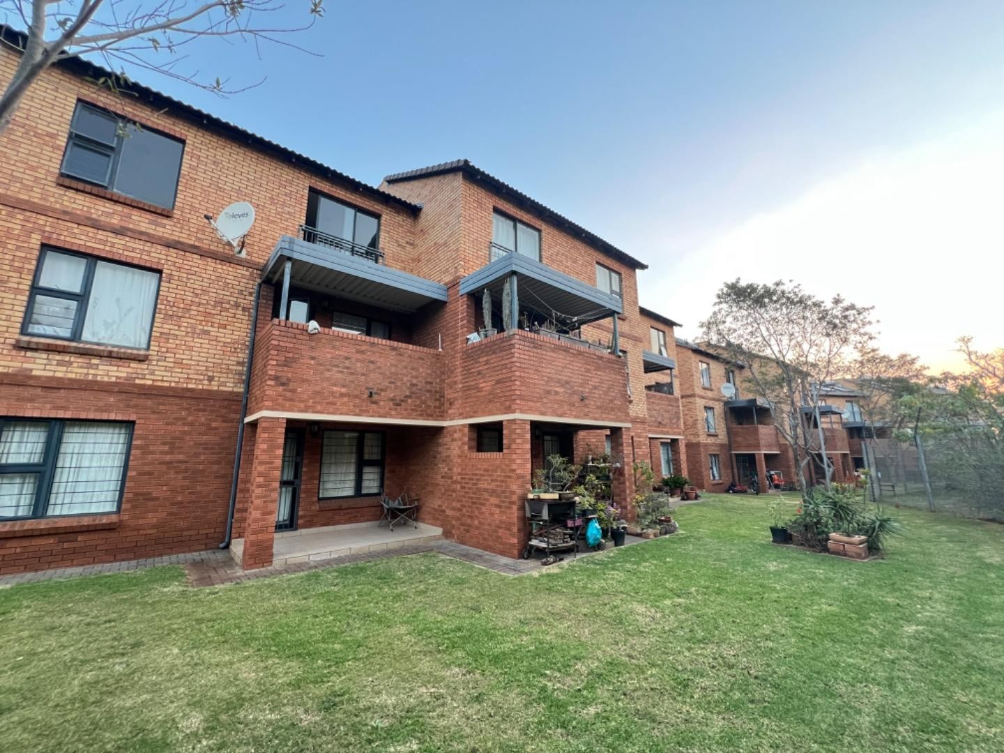 Apartment For Sale in Olympus AH, Pretoria