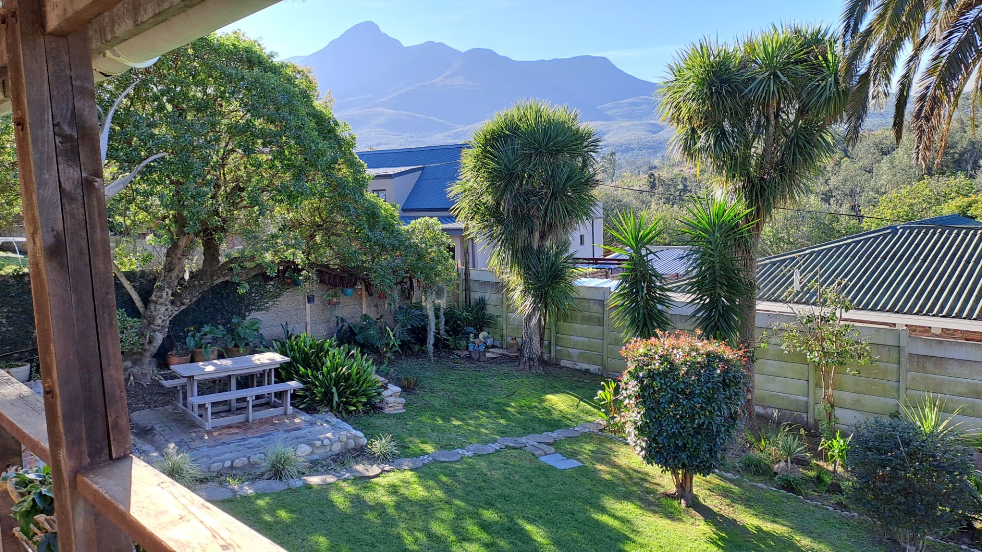 Three-bedroom house in Twee Rivieren, George 2