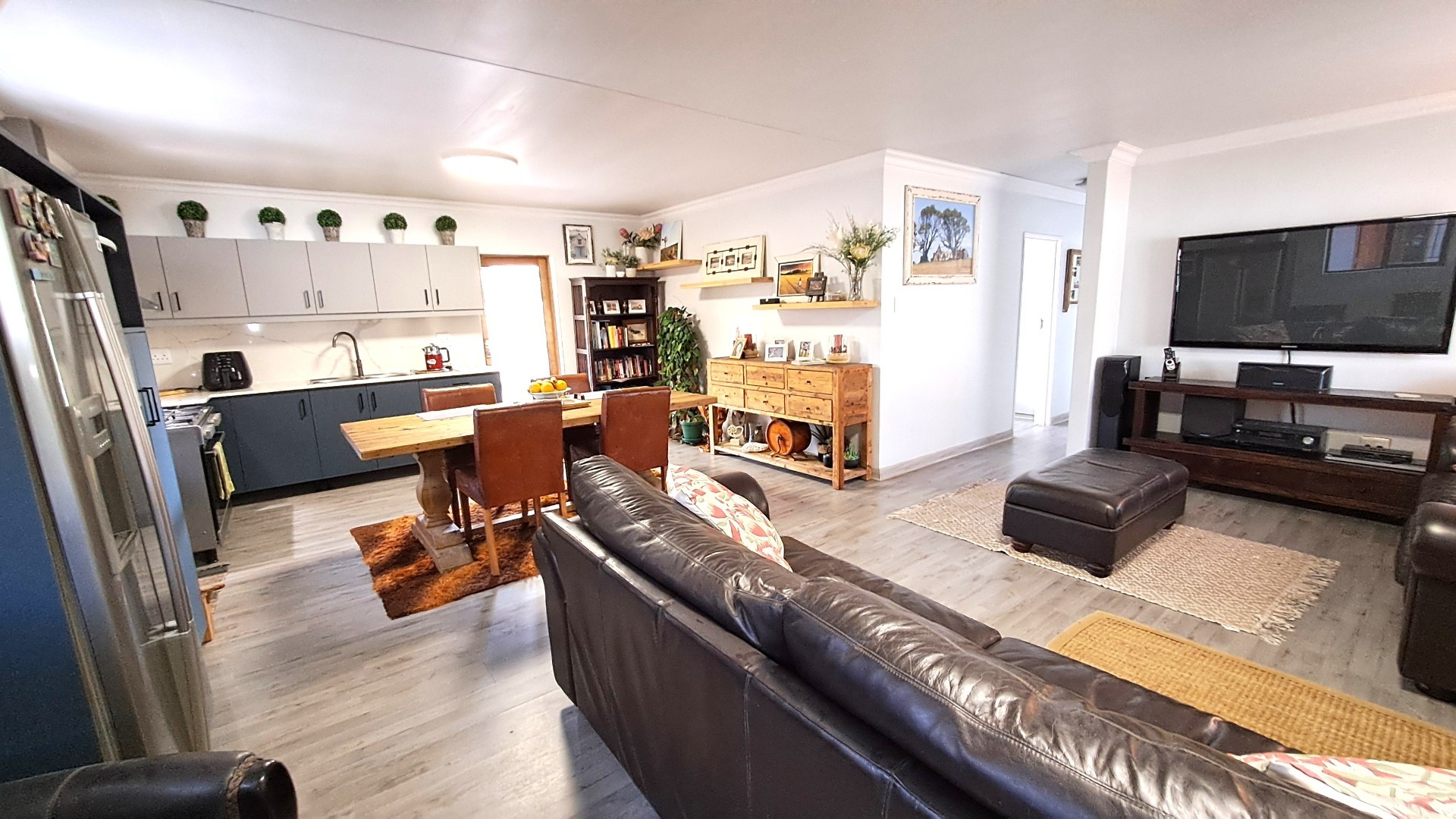 Three-bedroom house in Twee Rivieren, George 5