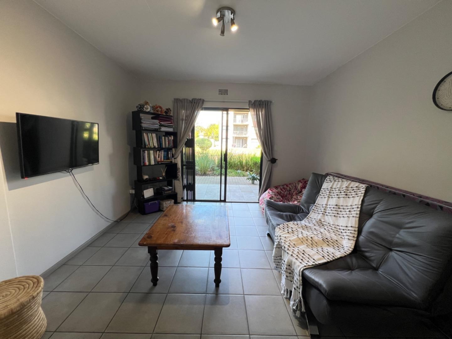 Apartment for sale in Clubview, Centurion, 66 m²