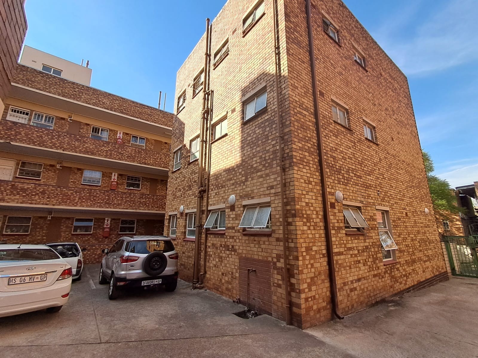 Flat apartment For Sale in Bellevue, Johannesburg