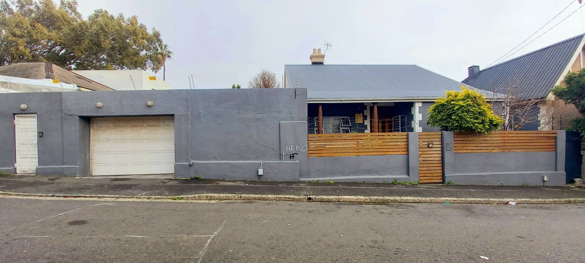 2 x 3 Bedroom Houses on a single ERF,  For Sale in Woodstock, Cape Town