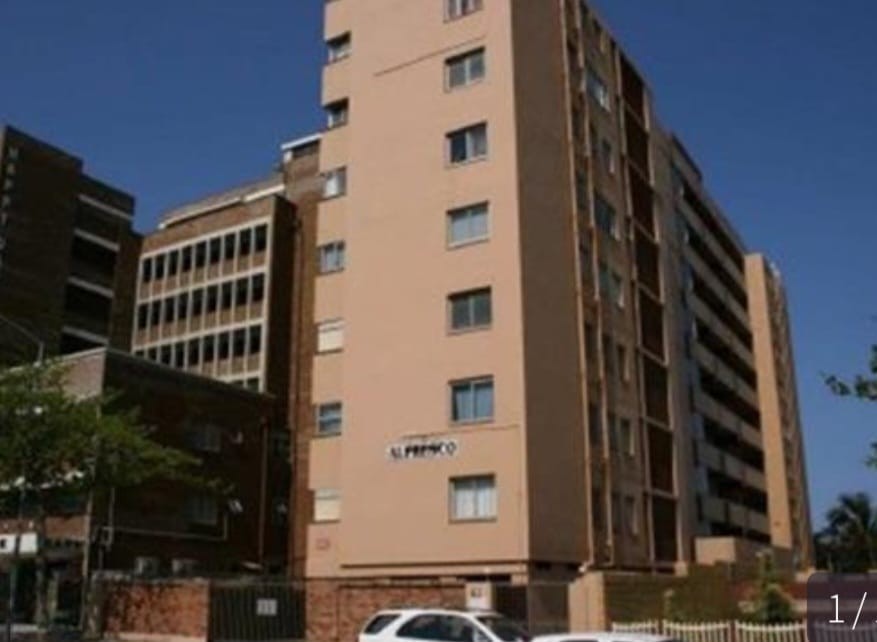 Complex for sale in Amanzimtoti, KwaZulu Natal