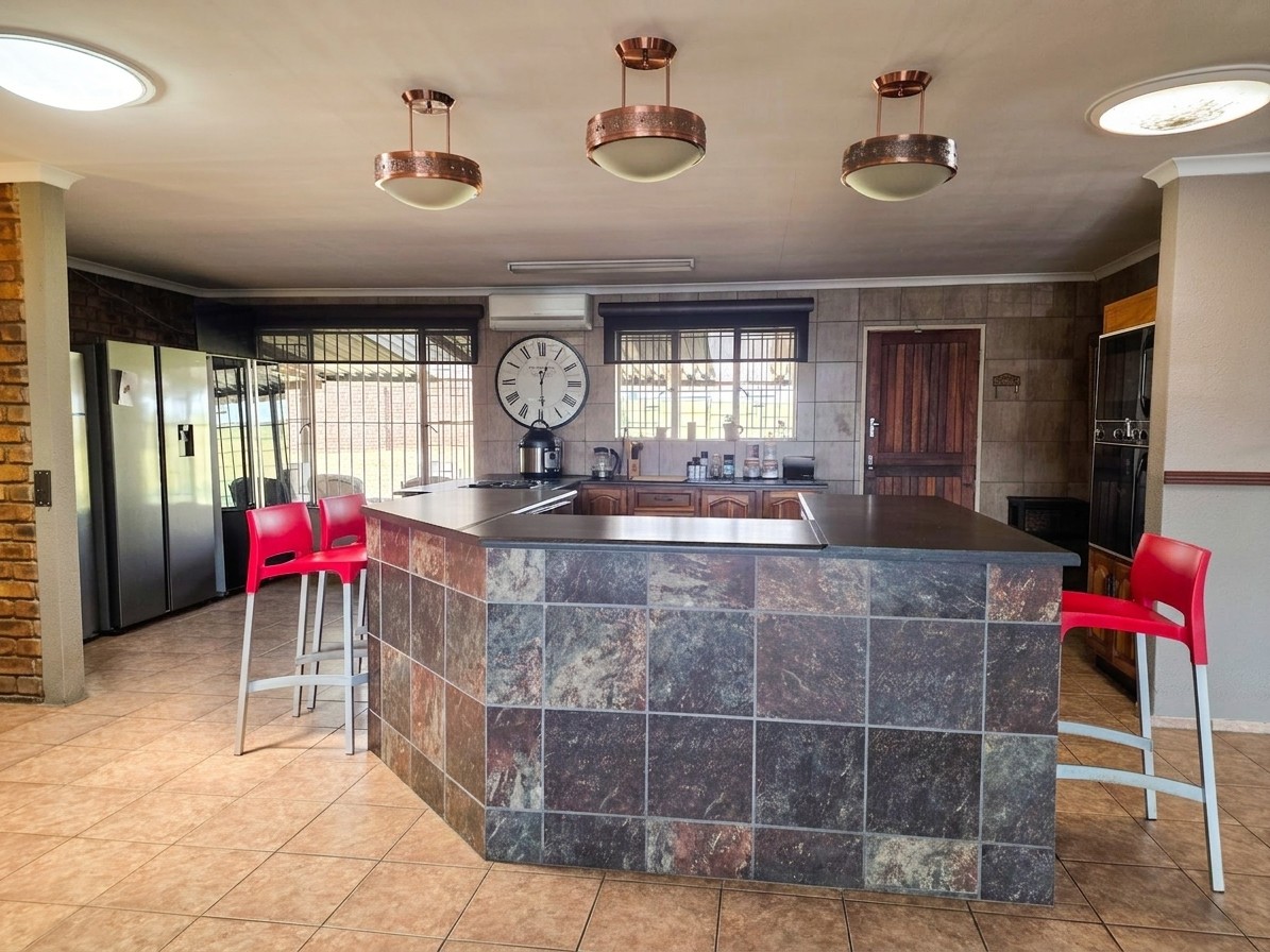 House for sale in Norkem Park, Kempton Park, 1338 m²